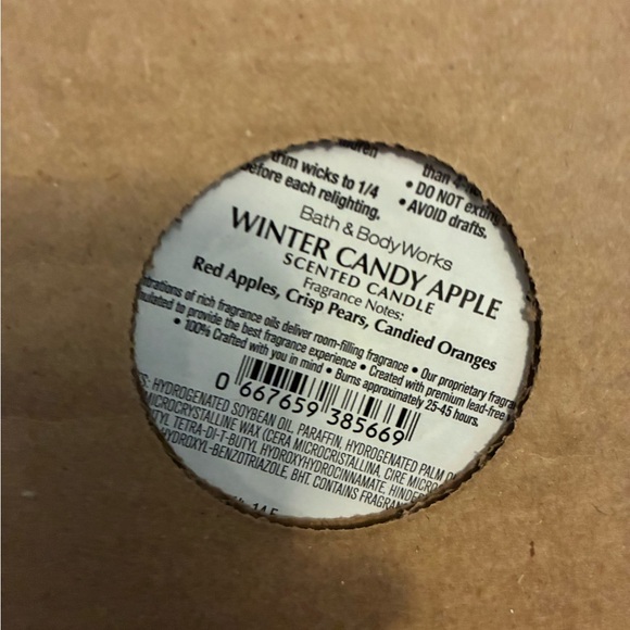 Bath & Body Works Red Holiday Candle 3- Wick Sold Out - Picture 3 of 5